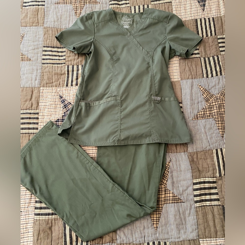 XS Cherokee Workwear Scrub Set - Color Olive
